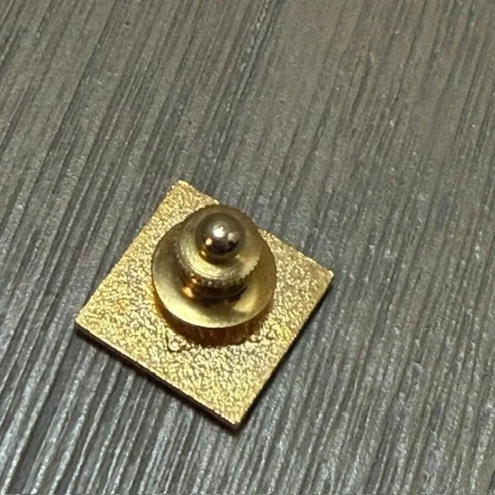 Vintage 1990-1991 W Red Yellow Enamel Lapel Pin Gold Tone